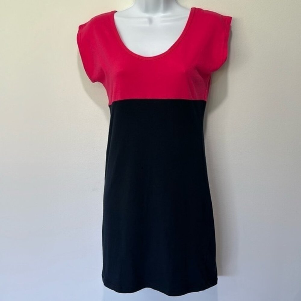 Pink & black colorblock dress